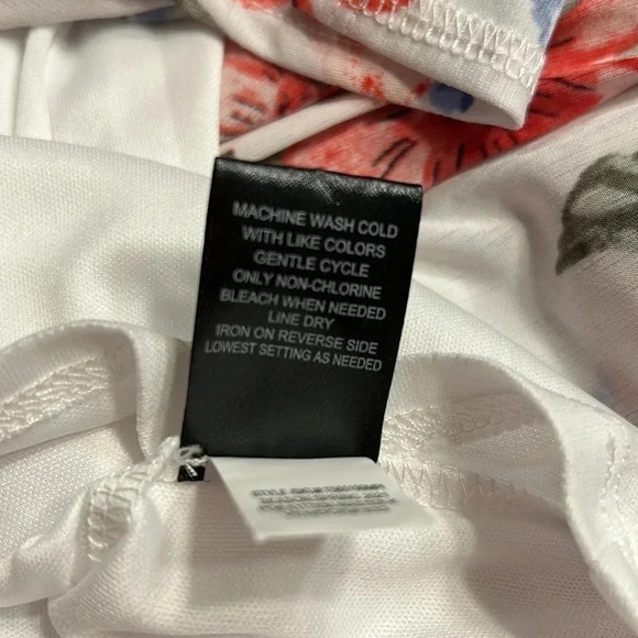 STELLA & SIENNA BY TRIXXI floral maxi dress.halter neck,cut out,cinched waist - Picture 13 of 14